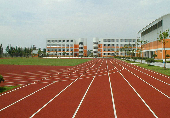 校园塑胶跑道有了新国标就够了吗?