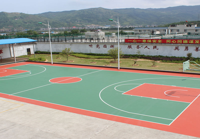 广东塑胶球场厂家介绍硅PU篮球场地面材料的性能特点！