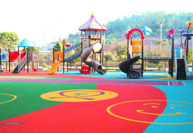 新疆幼儿园彩色EPDM塑胶跑道材料的好处有哪些？ 【德朝体育】
