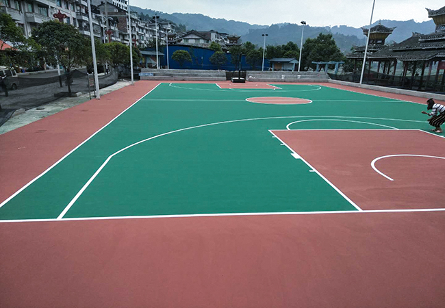 丙烯酸球场材料施工中画划线漆时如何避免出现毛边？