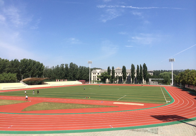 德朝小课堂之学校塑胶跑道面层开裂之谜!