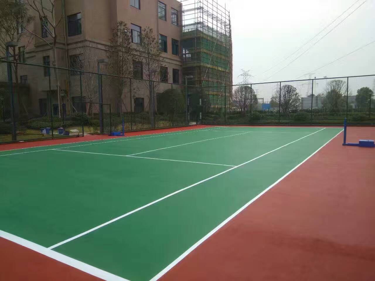 塑胶篮球场的材料介绍及施工流程