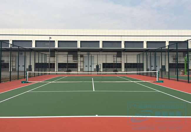 学校丙烯酸塑胶球场材料在什么情况下不能施工您知道吗？