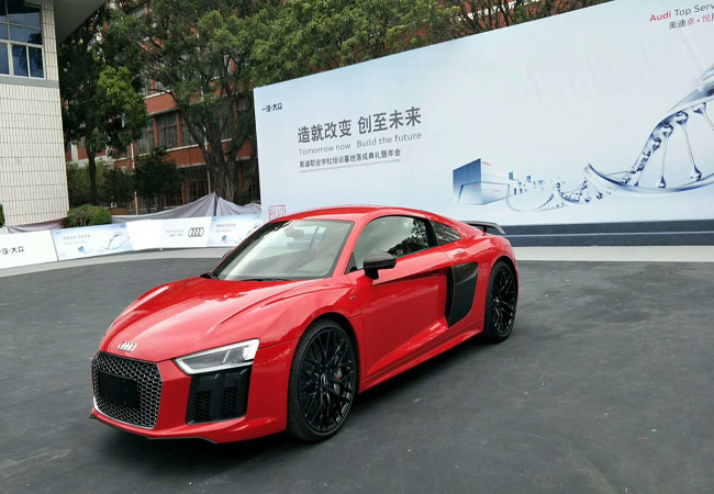 福建福州丙烯酸球场材料做的奥迪赛车场顺利完工！