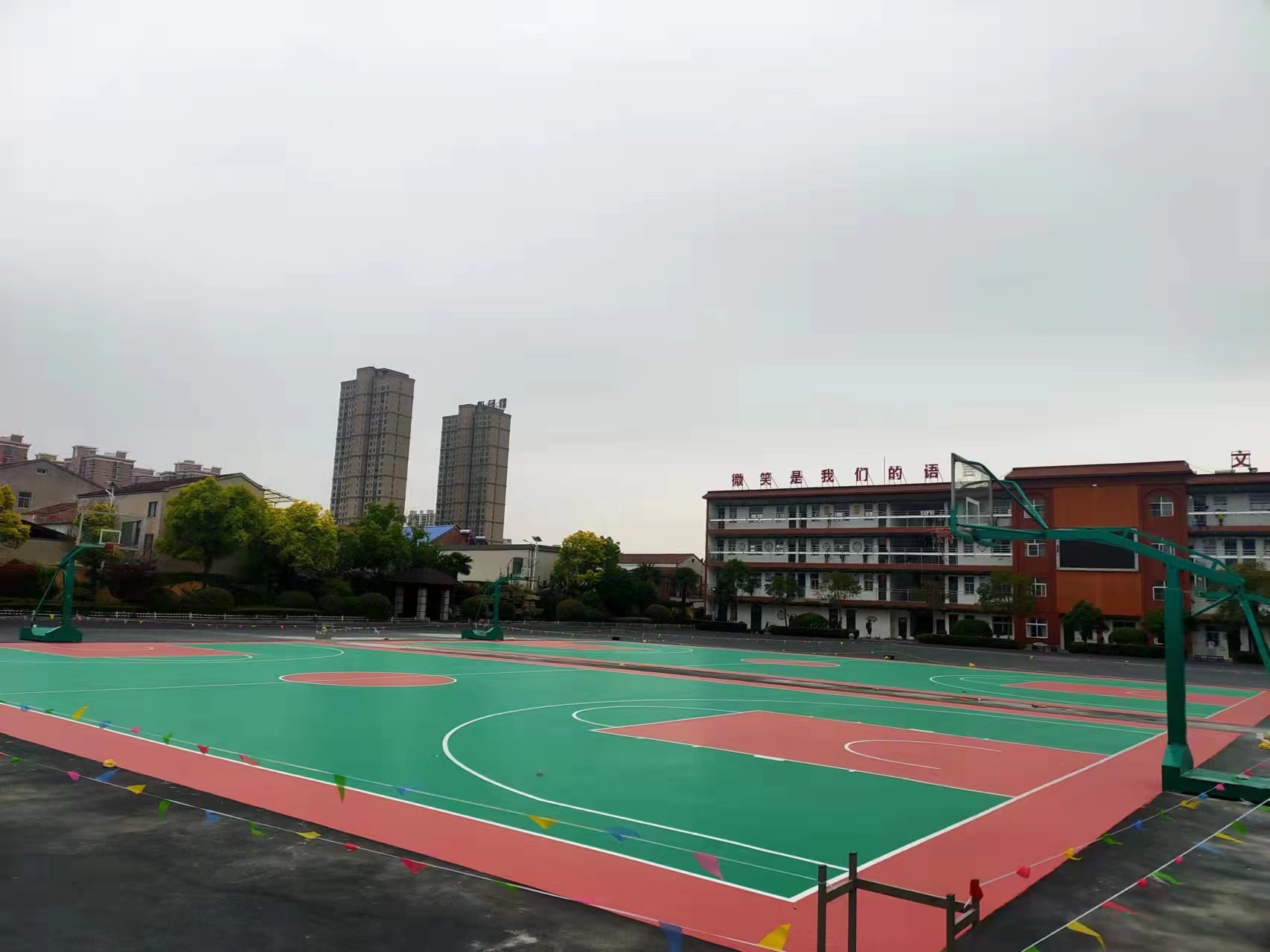 福建硅PU篮球场施工有几个步骤？【德朝体育】