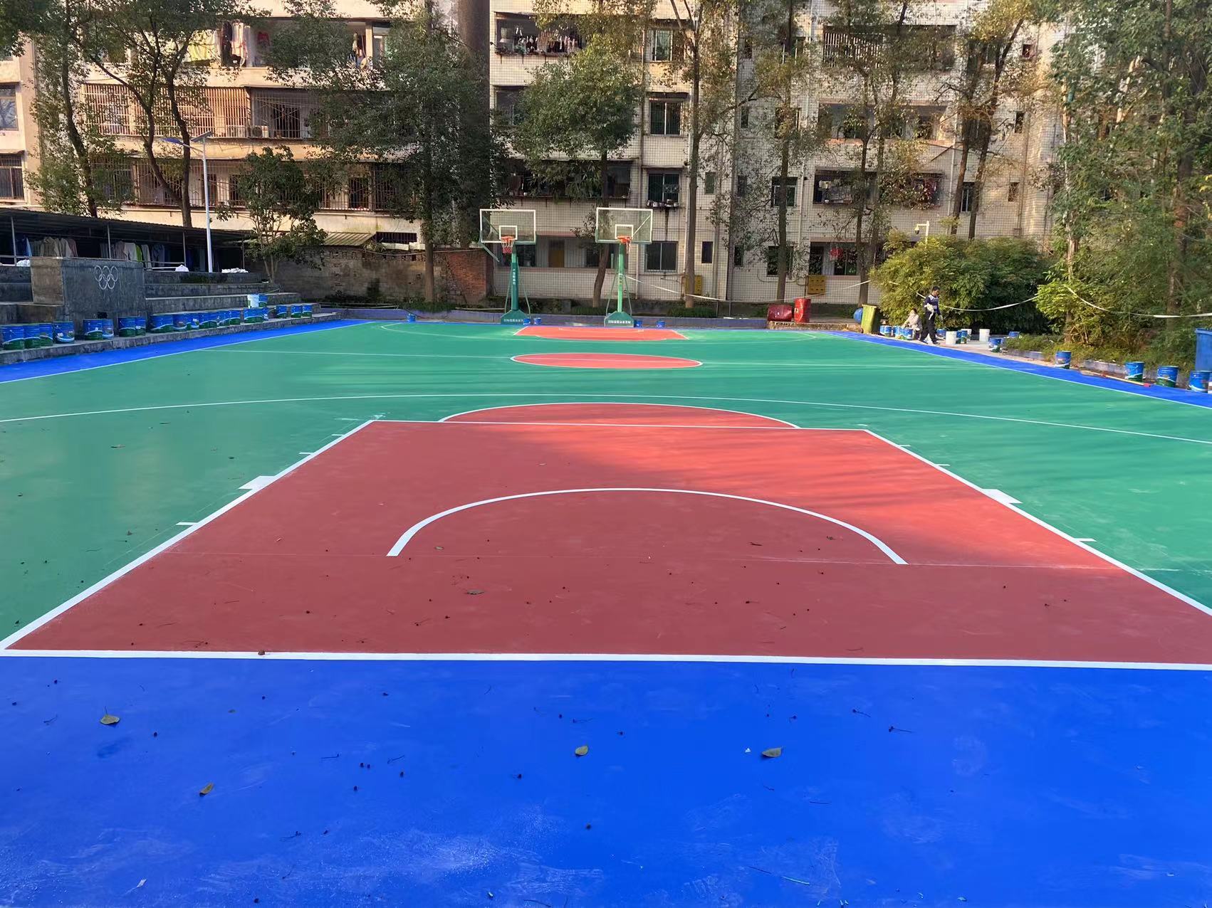北京硅PU篮球场施工有几个步骤？【德朝体育】