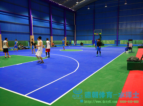 建一个室内篮球场要用什么材料好？