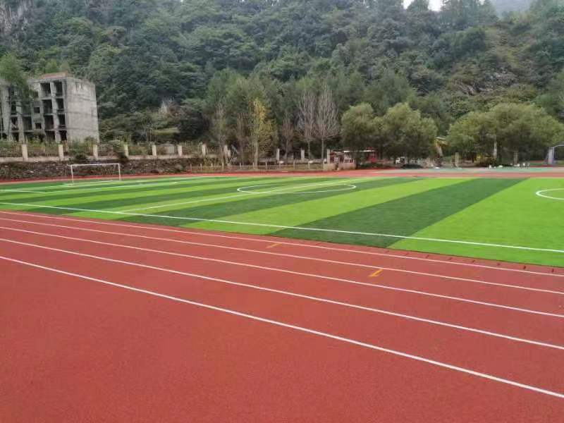 北京透气型塑胶跑道施工对环境条件有哪些要求？【德朝体育】