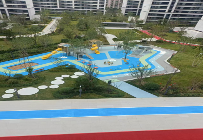 福建彩色EPDM塑胶跑道铺设之幼儿园！【德朝体育】