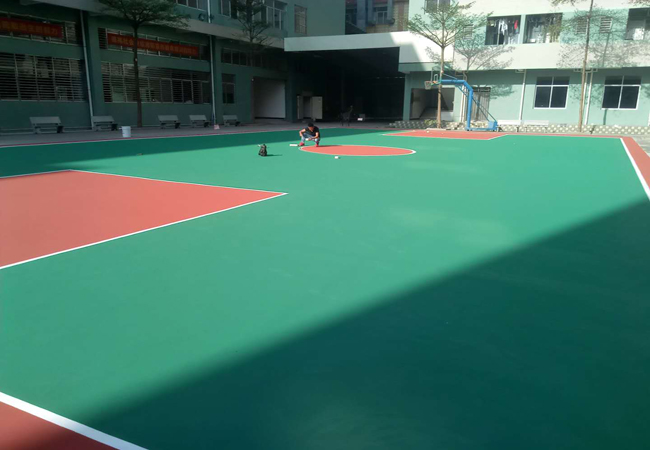 哪里有做室外塑胶球场的施工师傅？