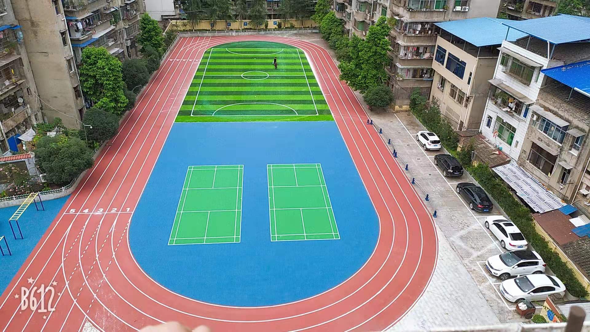 塑得宝重庆混合型塑胶跑道材料有哪些特点呢？【德朝体育】