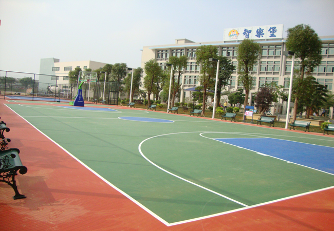 标准4mm学校硅PU羽毛球场每平方价格是多少？