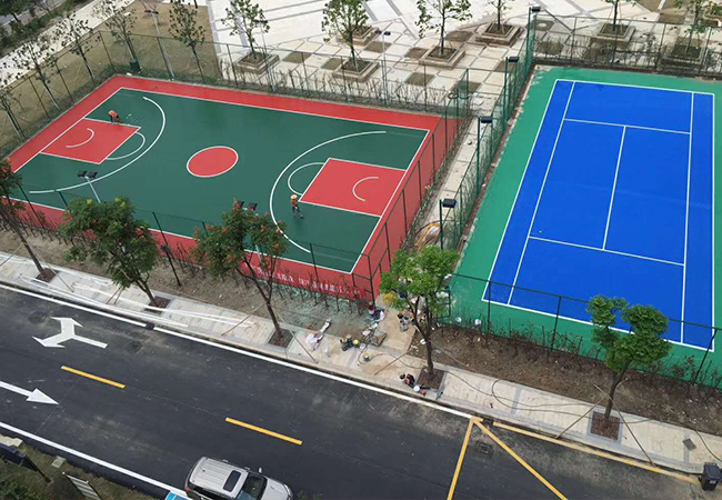 你知道吗？这样可以解决丙烯酸球场积水和刮痕问题!