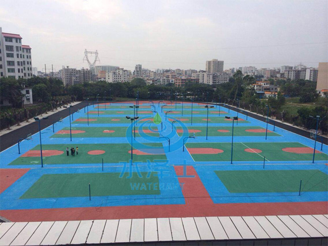 湛江第三中学丙烯酸篮球场德朝案例​(丙烯酸篮球场+丙烯酸羽毛球场）