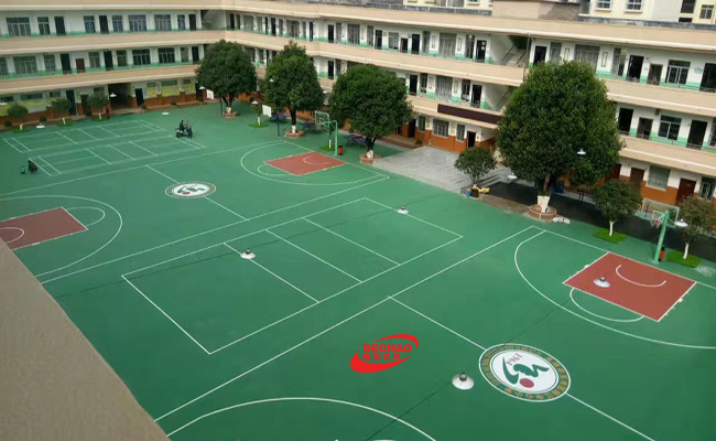 广西玉林一中心小学1580平方丙烯酸球场完工！