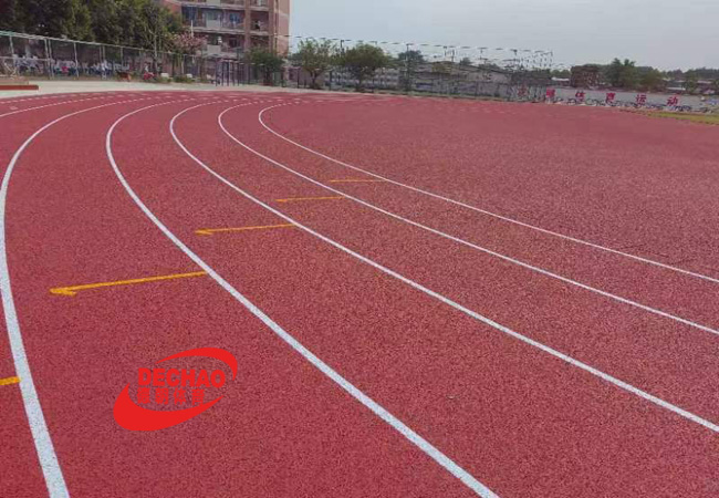 广东清远6200平方全塑型塑胶跑道完工！