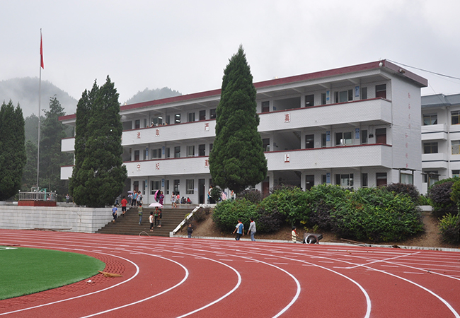 想知道塑胶跑道运动场地完工后多长时间可以投入使用吗？进来看看吧