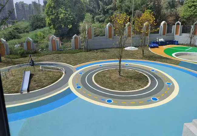 四川成都蒲江县城北幼儿园2700平方10mm彩色EPDM塑胶跑道完工！